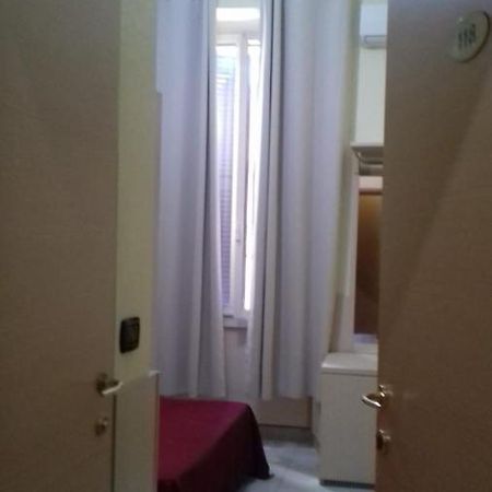 Guest House Hola Roma Eksteriør bilde