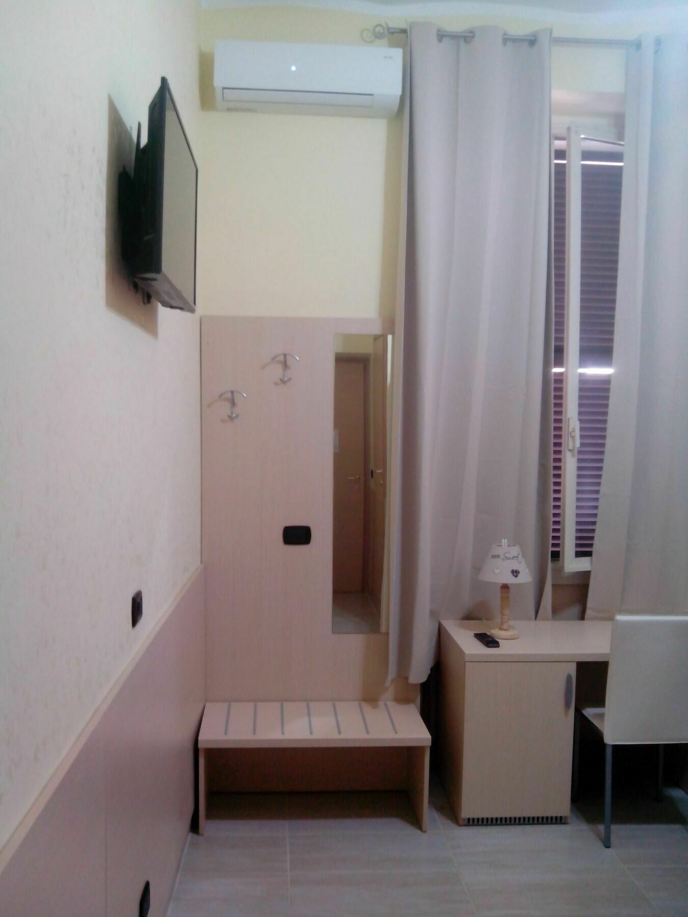 Guest House Hola Roma Eksteriør bilde