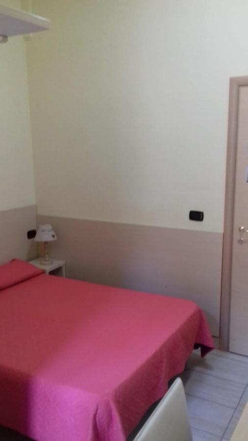 Guest House Hola Roma Eksteriør bilde